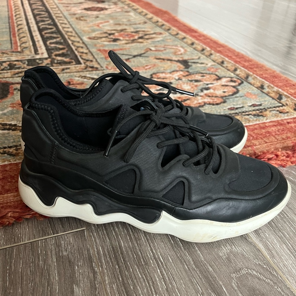 Ecco Sneakers